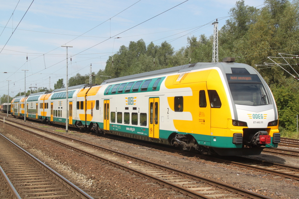 ODEG-Kiss 445 111-8 abgestellt im Bahnhof Rostock-Bramow.08.08.2015