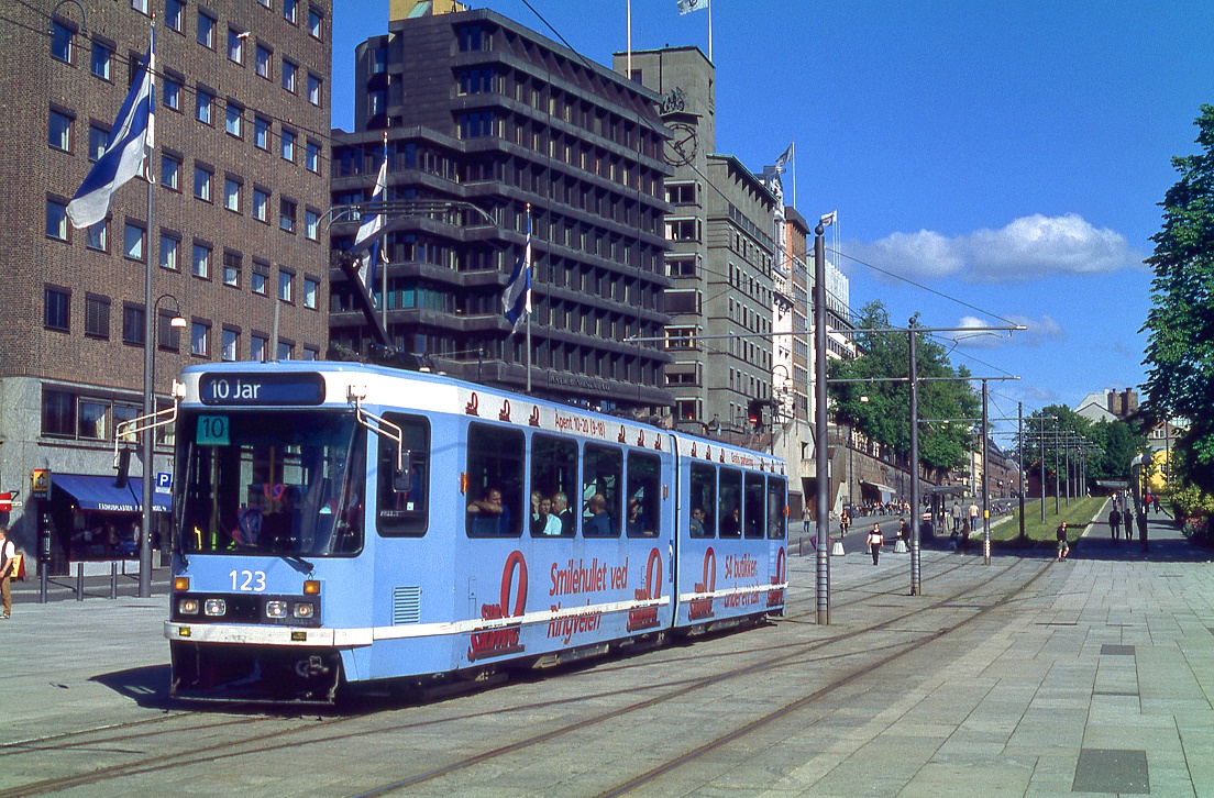 Oslo 123, Radhusgata, 06.06.1999.
