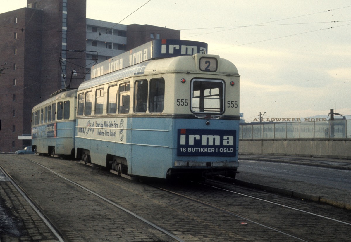 Oslo Oslo Sporveier SL 2 (Høka-Bw 555) Storo am 28. Februar 1975.