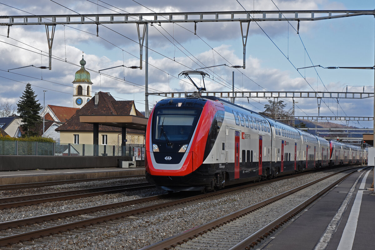 RABe 502 401-8 Twindexx durchfährt den Bahnhof Rupperswil. Die Aufnahme stammt vom 07.02.2022.