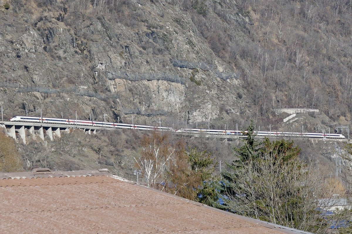 RAbe 503 DoTra als EC 52 nach Frankfurt, am 9.2.20 bei der Umleitung über die Südrampe.