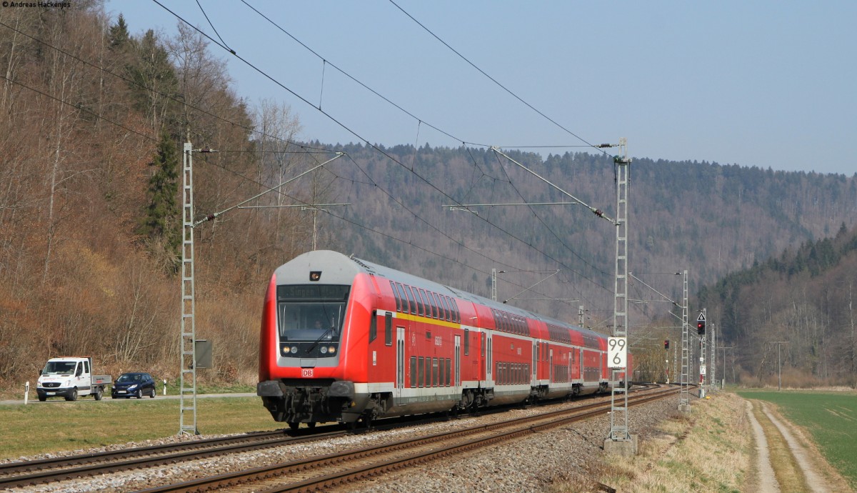 RE 19037 (Stuttgart Hbf-Singen(Htw)) mit Schublok 146 213-4 bei Grünholz 14.3.14