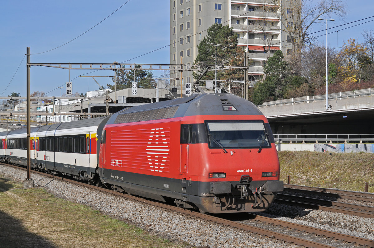 Re 460 046-6 fährt Richtung Basel SBB. Die Aufnahme stammt vom 22.11.2017.