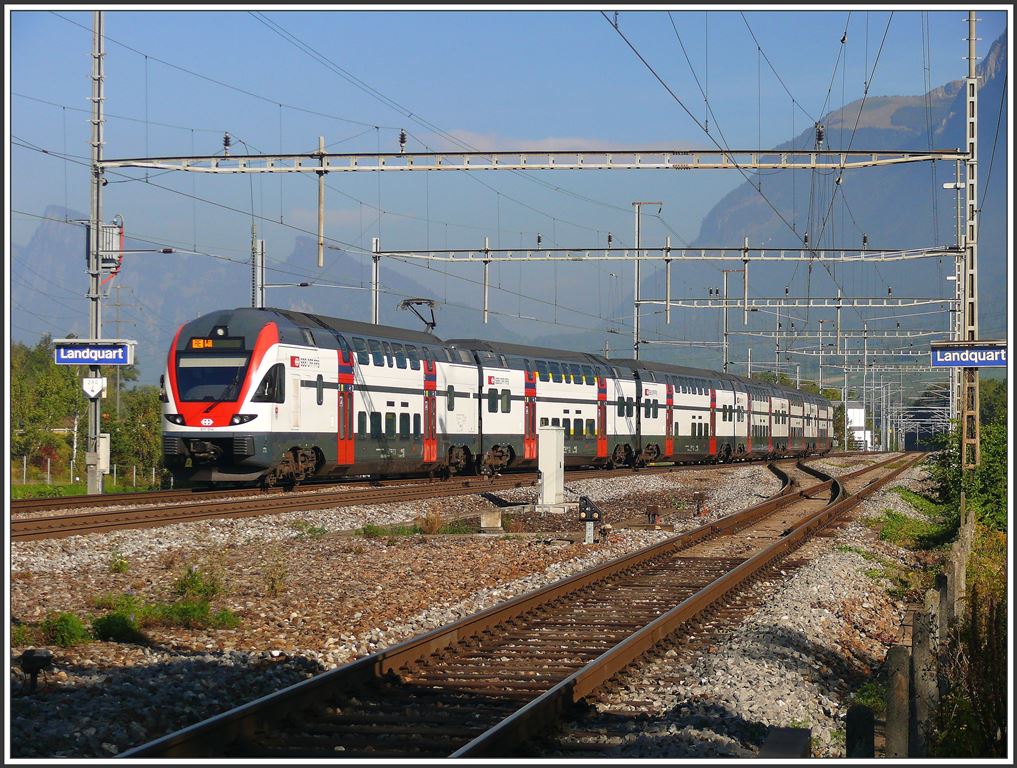 RE4870 mit 511 014 in Landquart. (03.10.2015)