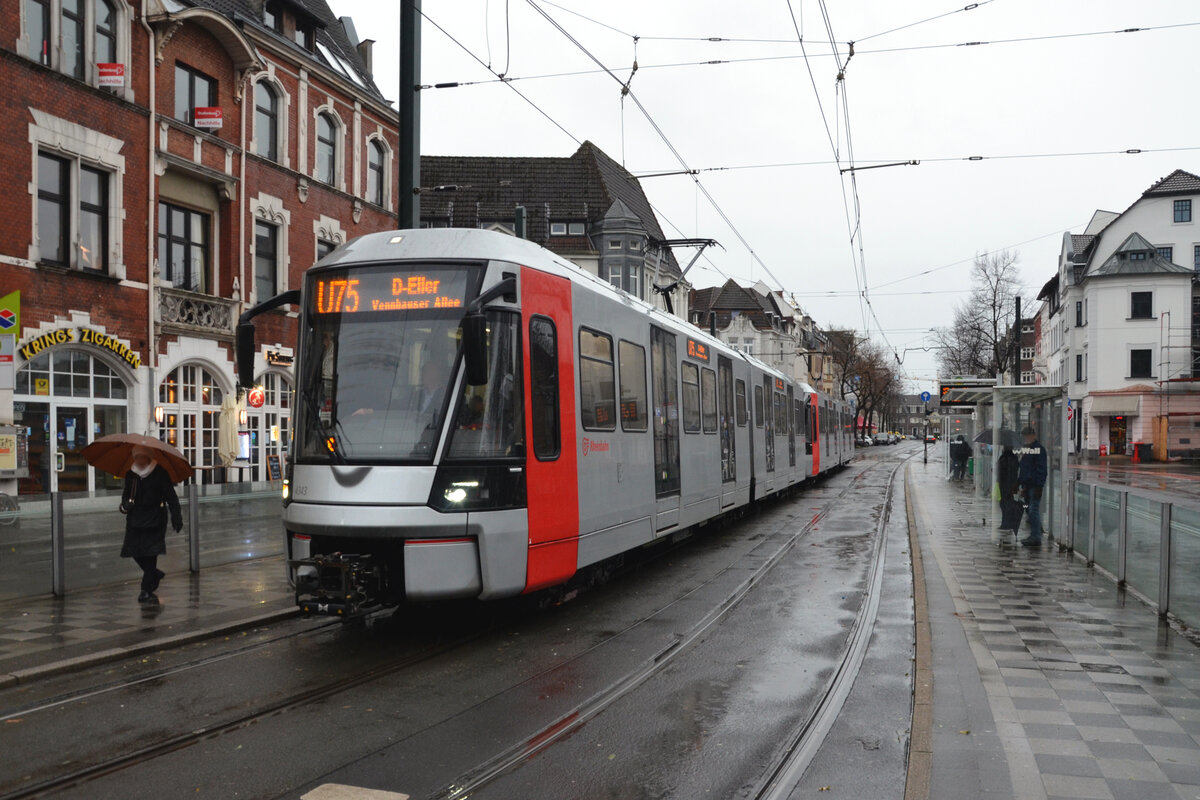 Rheinbahn Tw 4343
Linie U75, D-Eller, Vennhauser Allee
Düsseldorf, Belsenplatz
19.12.2024