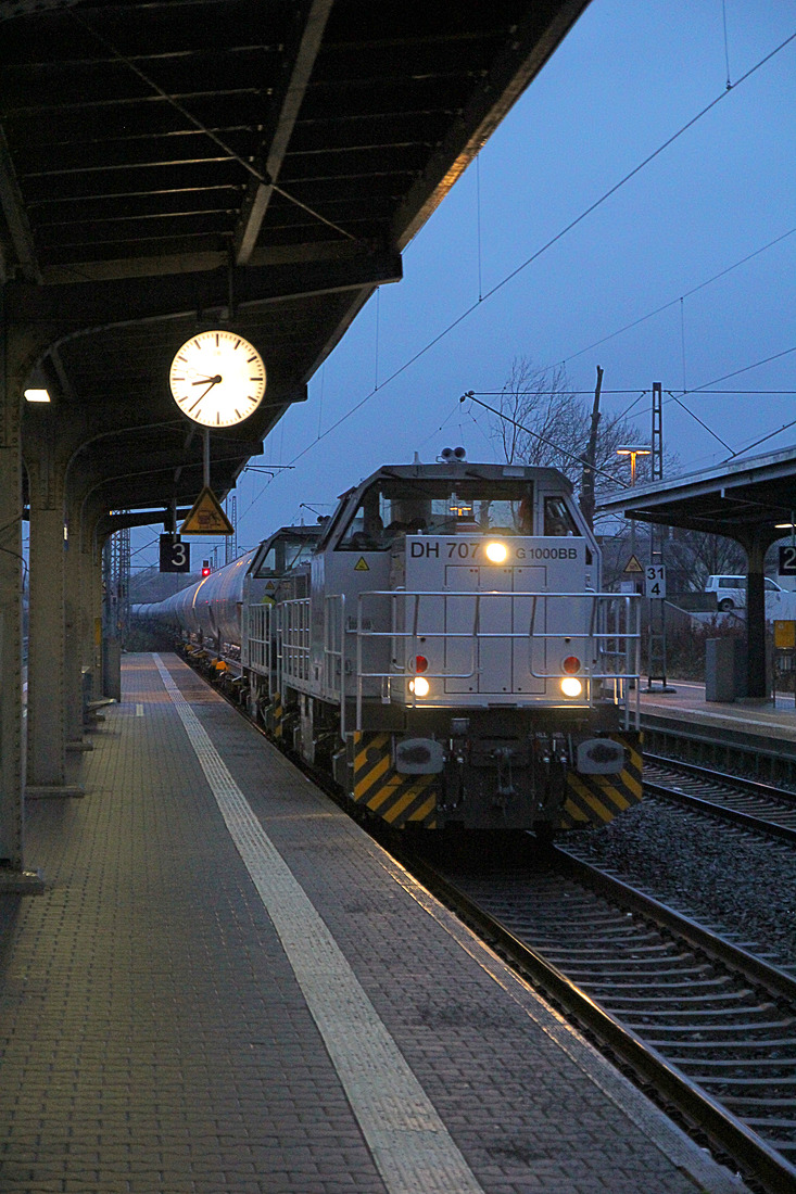 RheinCargo DH 707 + DH 706 // Bahnhof Grevenbroich // 2. Januar 2015