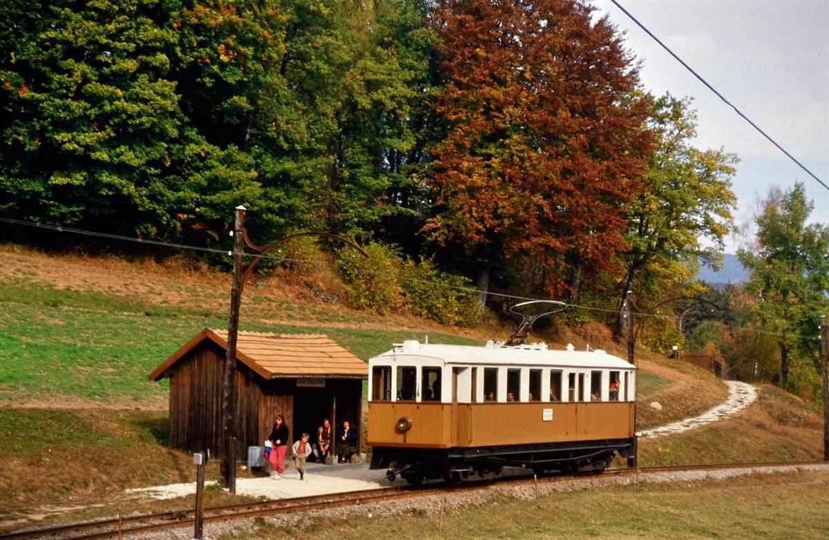 Rittner Bahn in Südtirol, Wagen aus der ersten Zeit der Bahn. 
Datum: 29.10.1985.