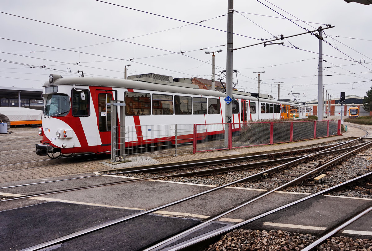 rnv-Tramwagen 4111, am 19.3.2016 abgestellt im Betriebshof der rnv in Käfertal.