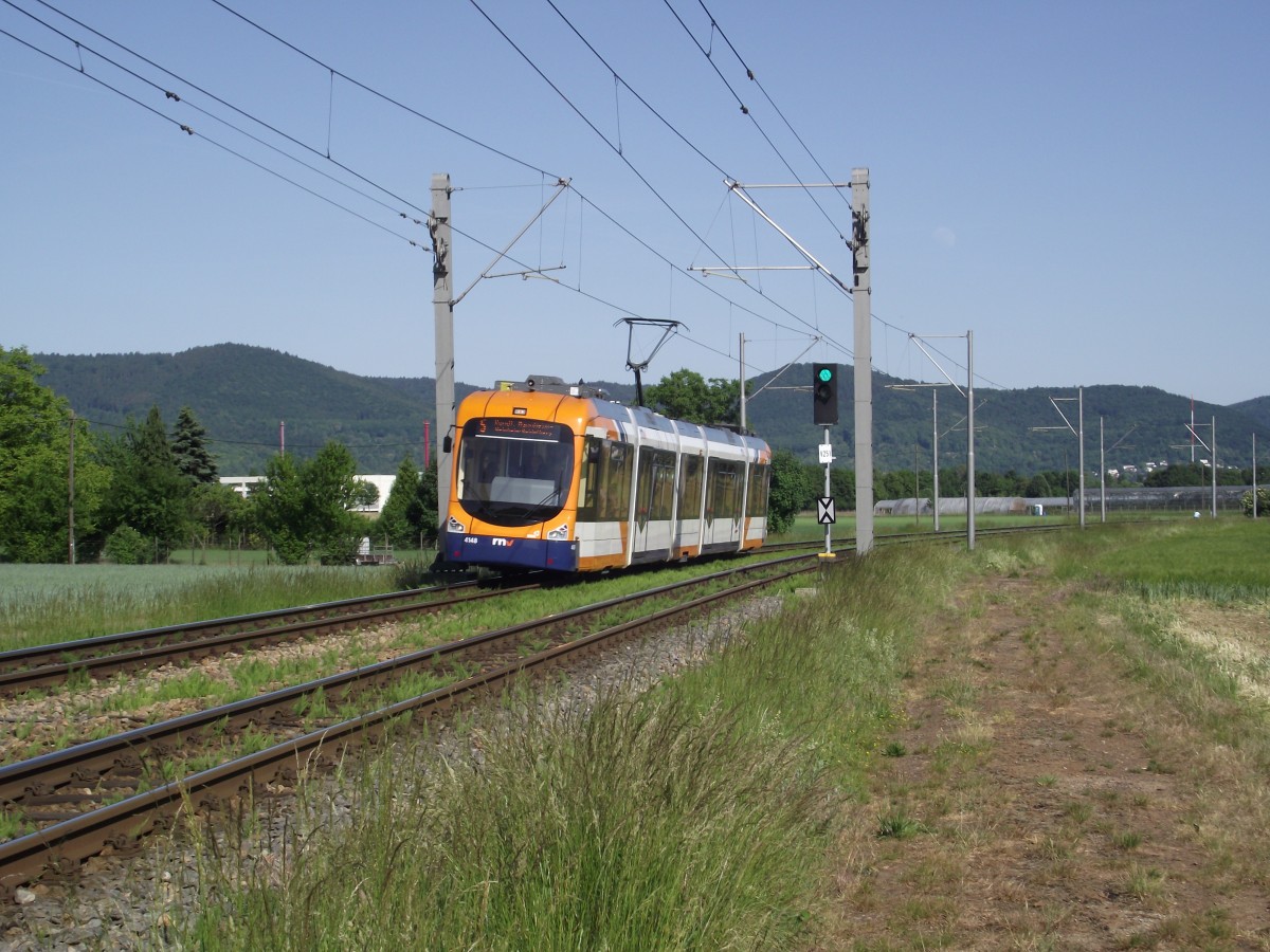 RNV Variobahn am 13.05.11 bei Edingen 