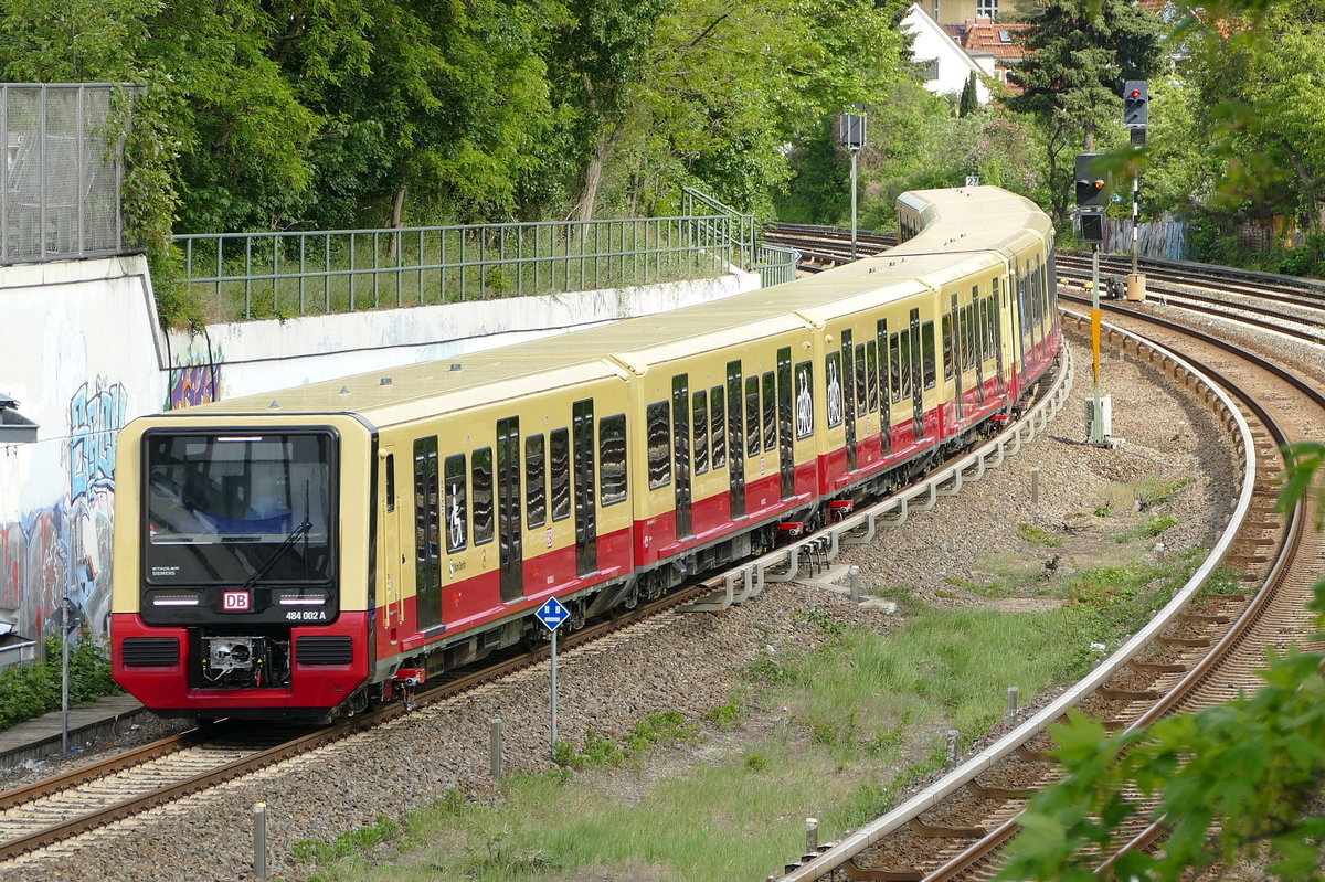 S -Bahn Berlin /BR484, während einer Testfahrt und kurz ...