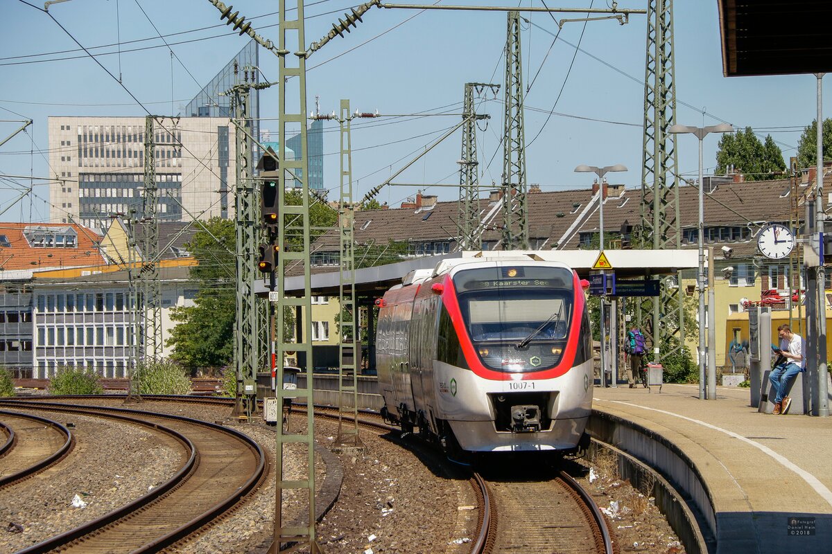 S28 Regiobahn VT 1007-1 in Düsseldorf Friedrichstadt, Juli 2018.