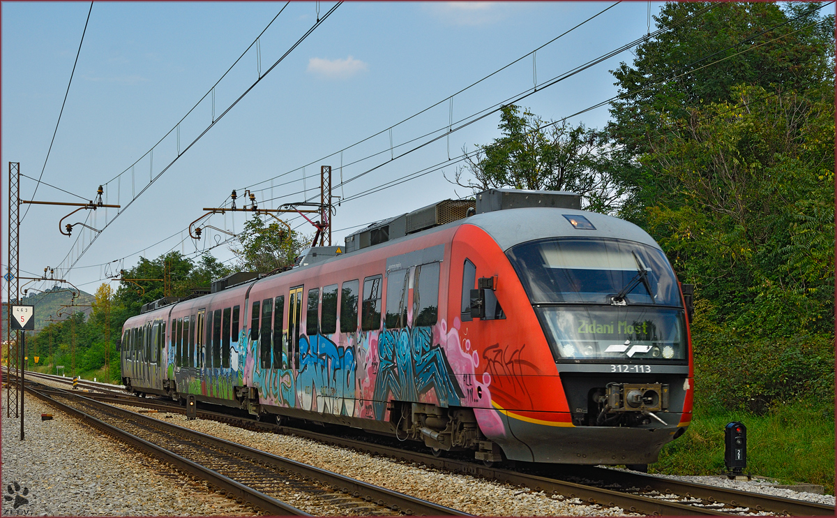 SŽ 312-113 fährt durch Maribor-Tabor Richtung Zidani Most. /22.9.2014