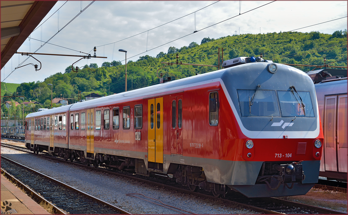 SŽ 713-104 wartet auf Maribor Hauptbahnhof für weiterfahrt Richtung Murska Sobota. /16.7.2017