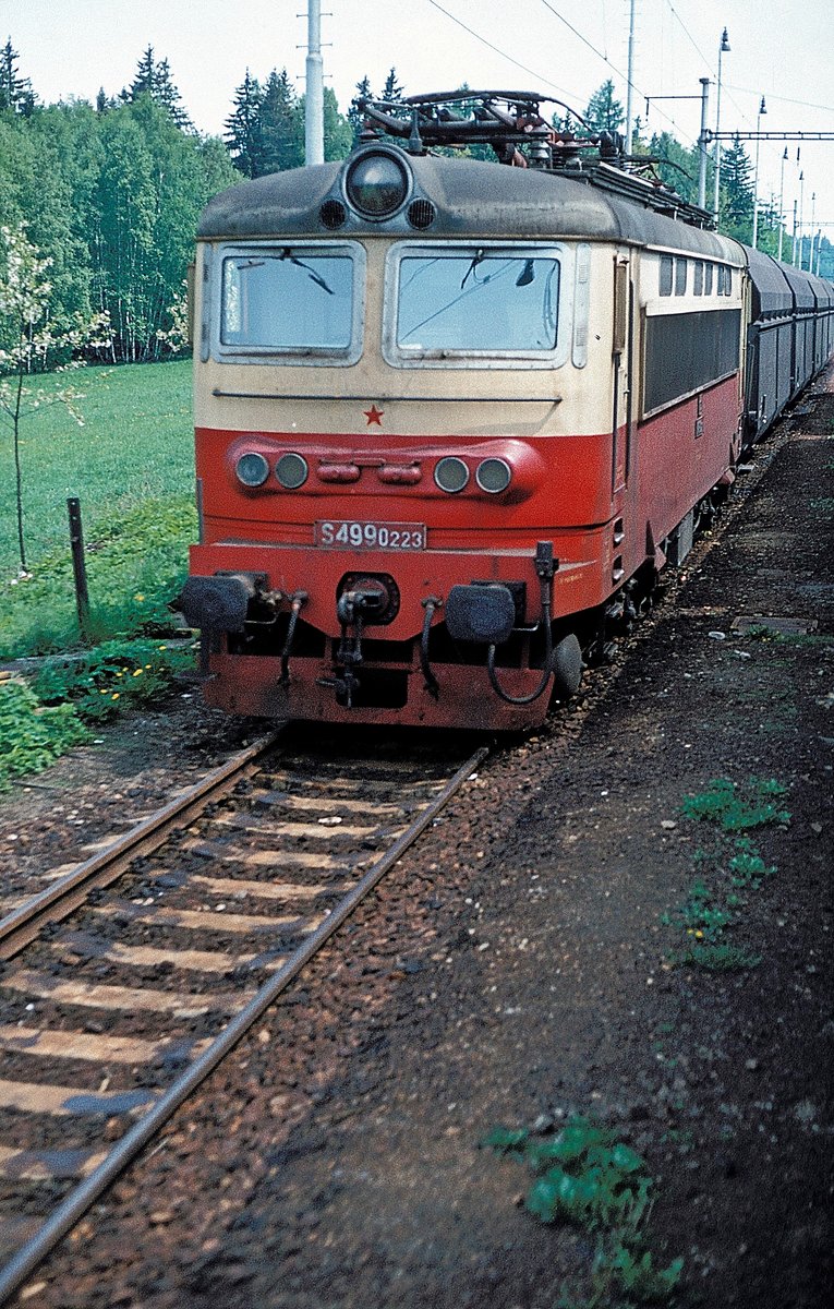 S499 0223  Popelin  22.05.82