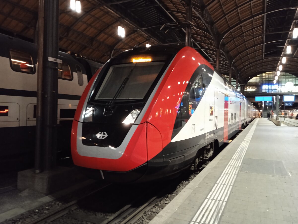 SBB RABe 502 207 am 19.12.2024 als geschlossene Einheit in Basel SBB 