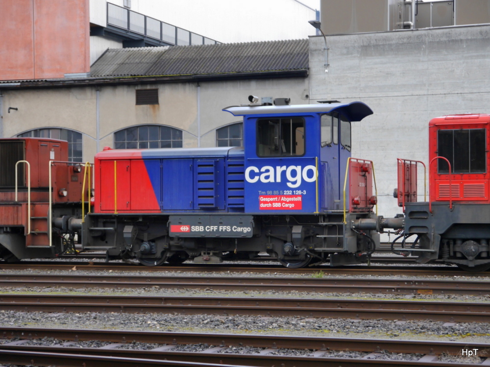 SBB - Rangierlok Tm 2/2 232 126-3 im Areal der SBB Werkstätte in Biel am 14.12.2014