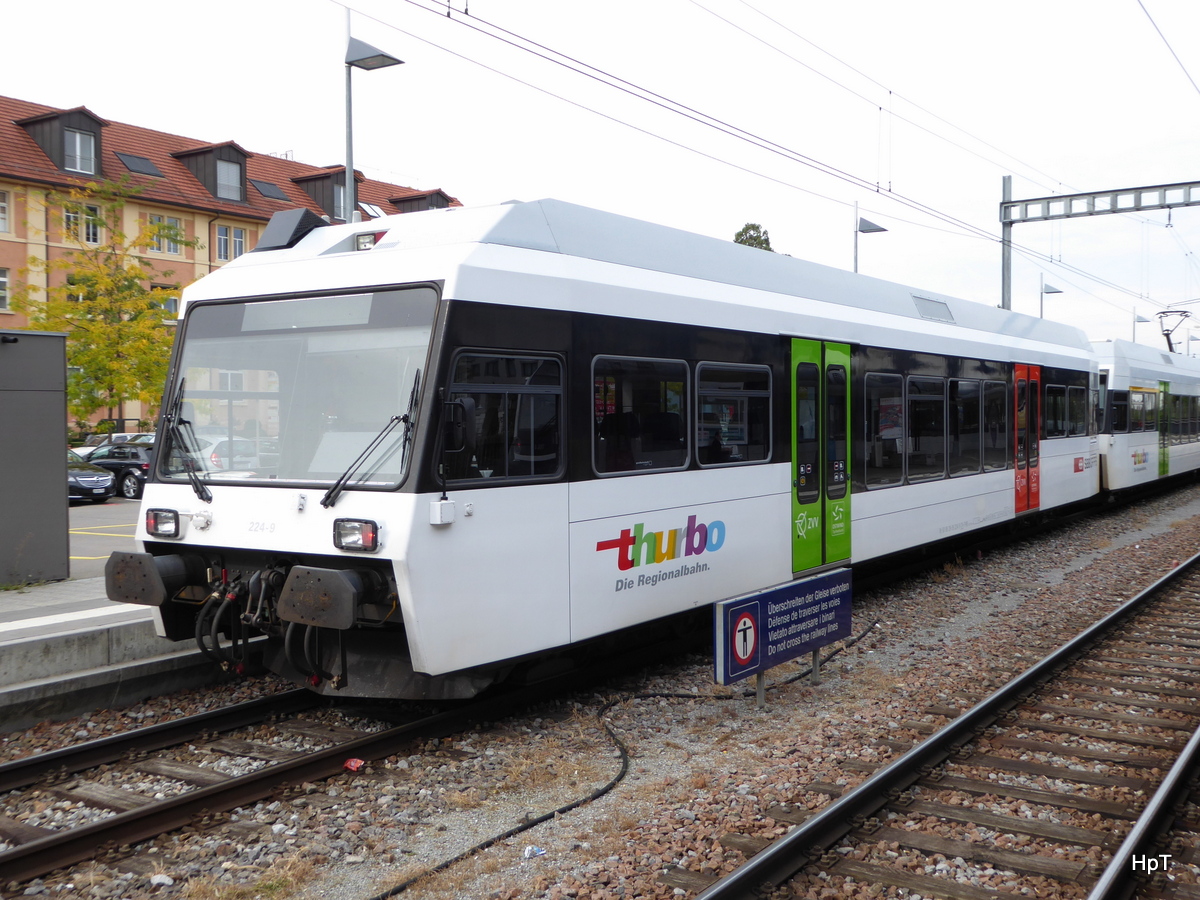 SBB - Steuerwagen 2 Kl.  Bt 50 85 29-35 224-9 im Bahnhof Krezlingen am 22.09.2015