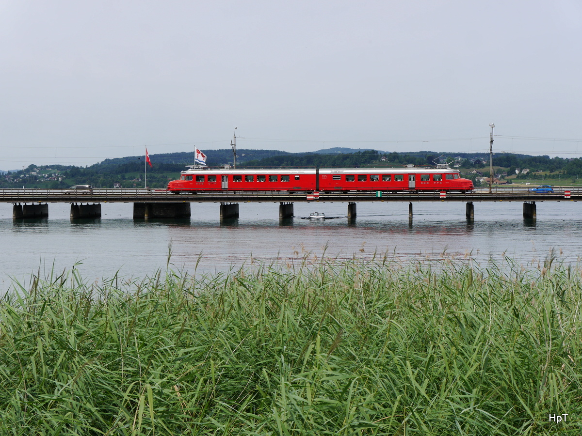 SBB - Triebzug RAe 4/8 1021 unterwegs auf einer Extrafahrt bei Rapperswil am 26.07.2015
