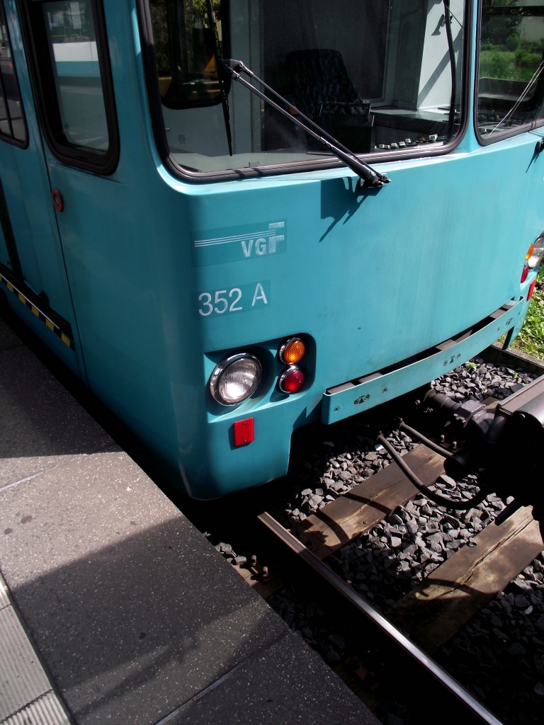 Scheinwerfer eines U2 Wagen am 13.09.13 in Frankfurt am Main