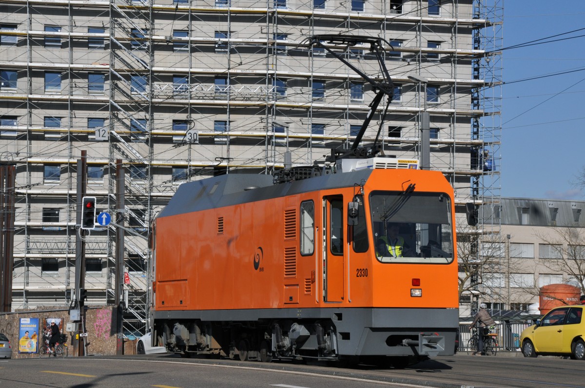 Schienenreinigungswagen 2330 auf der Münchensteinerbrücke. Die Aufnahme stammt vom 20.02.2014.