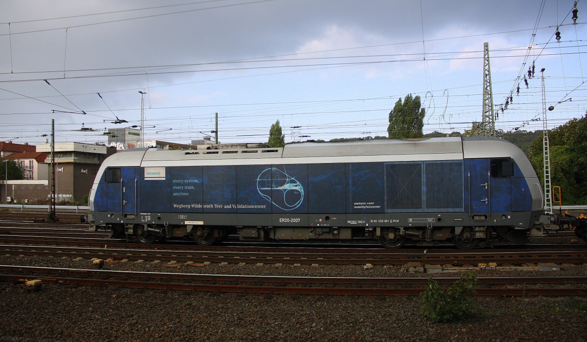 Siemens PCW7 ER20-2007 kommt mit einem Siemens Velaro e320 ( Eurostar)für GB (3740) aus Richtung Köln,Aachen-Hbf,Aachen-Schanz und fährt in Aachen-West ein. Aufgenommen vom Bahnsteig in Aachen-West bei schönem Sonnenschein am 22.9.2014. 