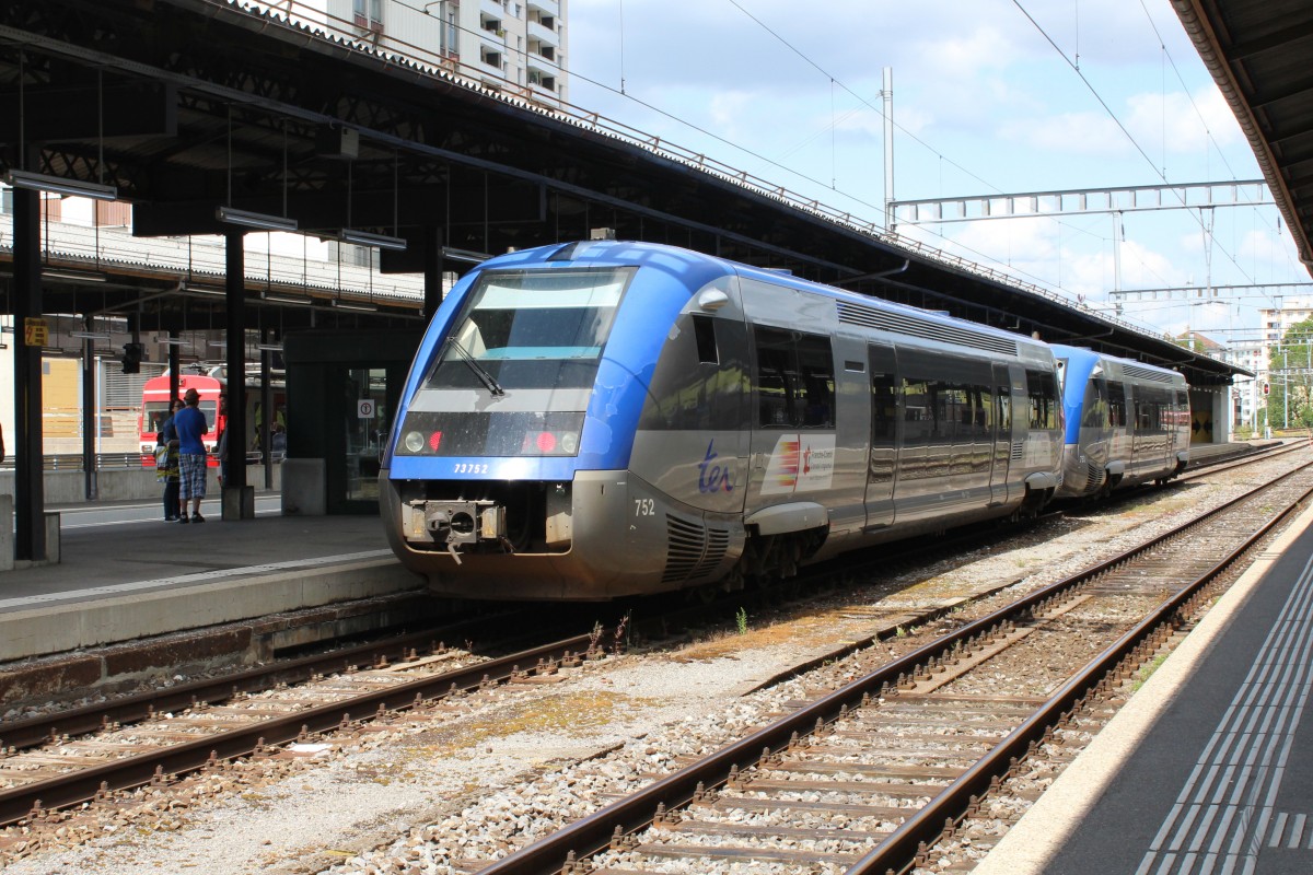 SNCF: Alstom-Coradia TER X 75752 + 73753 La Chaux-de-Fonds (CH) am 9. Juli 2015.