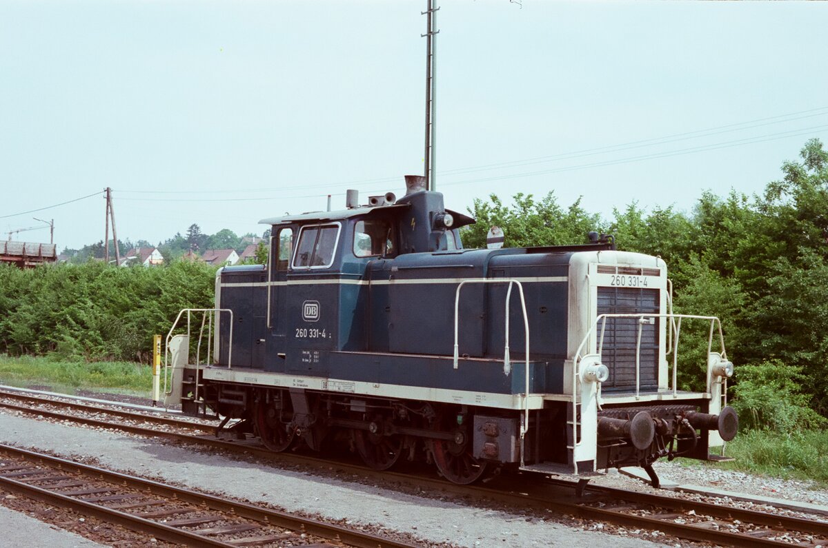 Sommer 1983, Ort leider unbekannt, DB-Diesellok 260 331-3