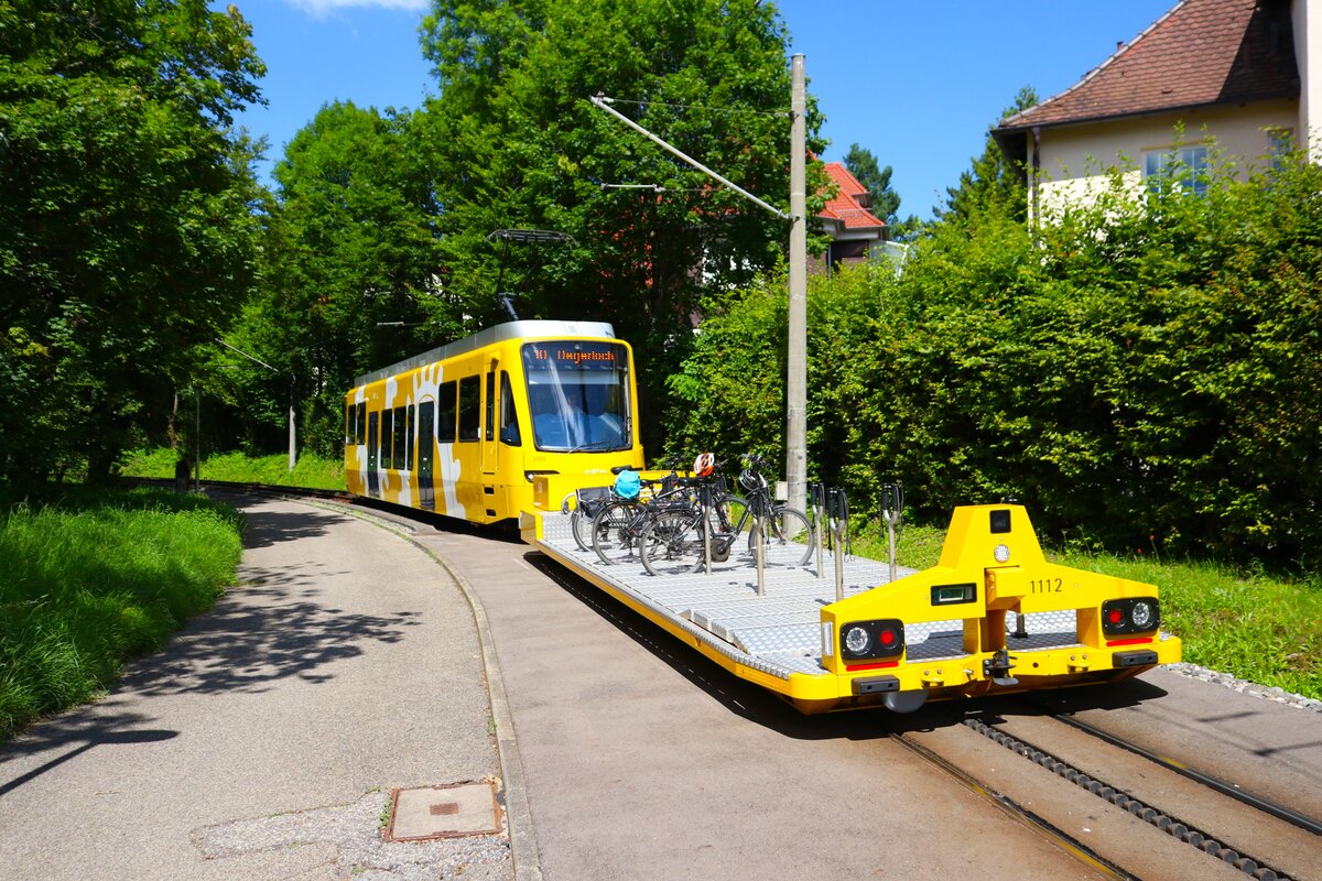 SSB Stuttgart Stadler ZT 4.2 Wagen 1102 und Fahrradwagen 1112 am 09.07.24 in Stuttgart