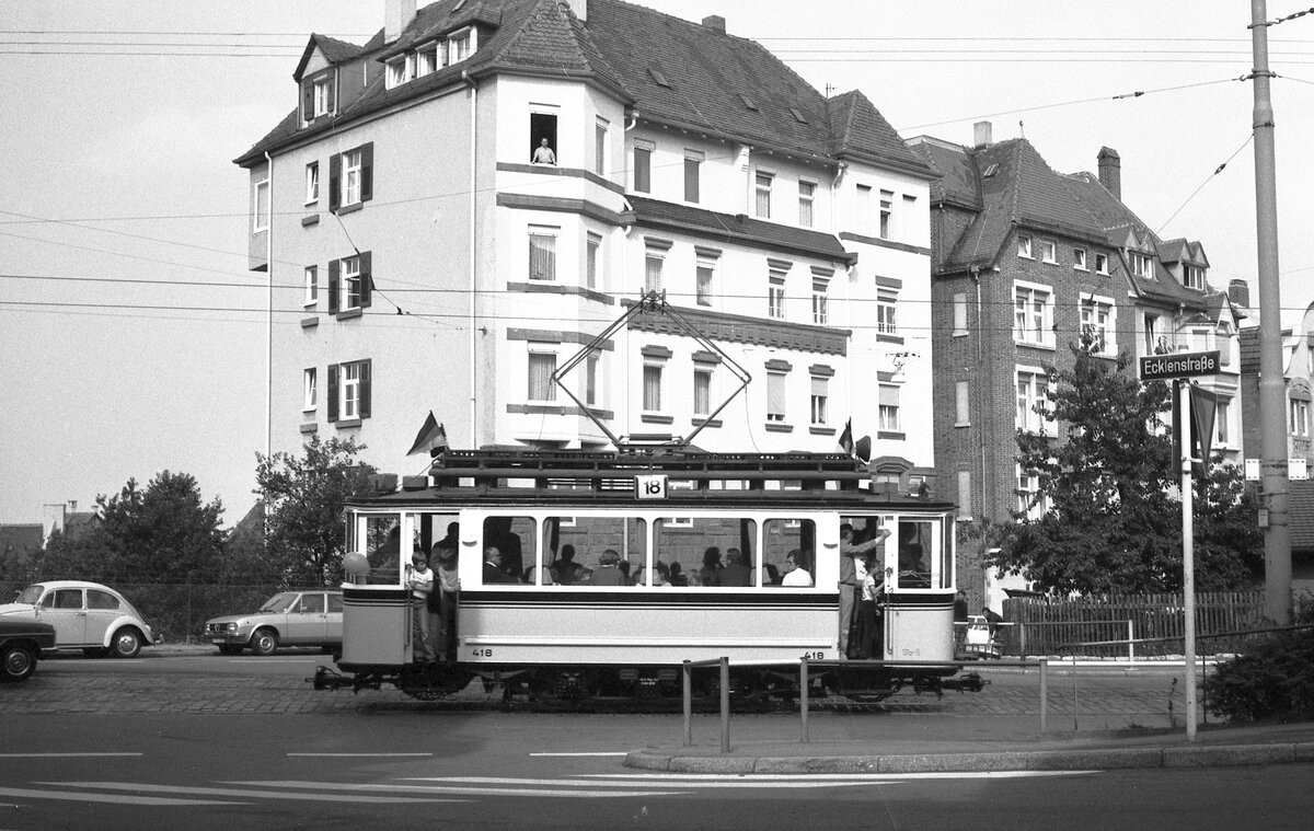 SSB Stuttgart__Abschiedsfahrt für die Linie 8 mit Tw 418 [ME/AEG 1925; 1960-68 Rangier-Tw 2529; 1977 vom SMS als Museumswagen hergerichtet] als historische Linie 18 zwischen Haltestelle 'Heidehofstraße' und Ostendplatz auf dem Rest-Streckenteil der Linie 8 (zeitweise bis 1969 auch L.18) vom Vogelsang nach Ostheim. Zum 1.10.1978 eingestellt. Bild in der Bussenstr.__12-08-1978