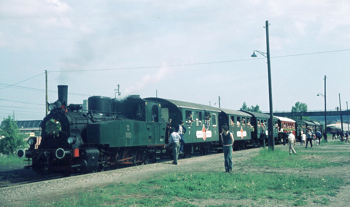 SSB Stuttgart_Filderbahn__Sonderzug der GES im Bf. Leinfelden. Hier zweigte bis 1955 die von der DB betriebene Siebenmühlentalbahn nach Waldenbuch ab.__26-05-1973