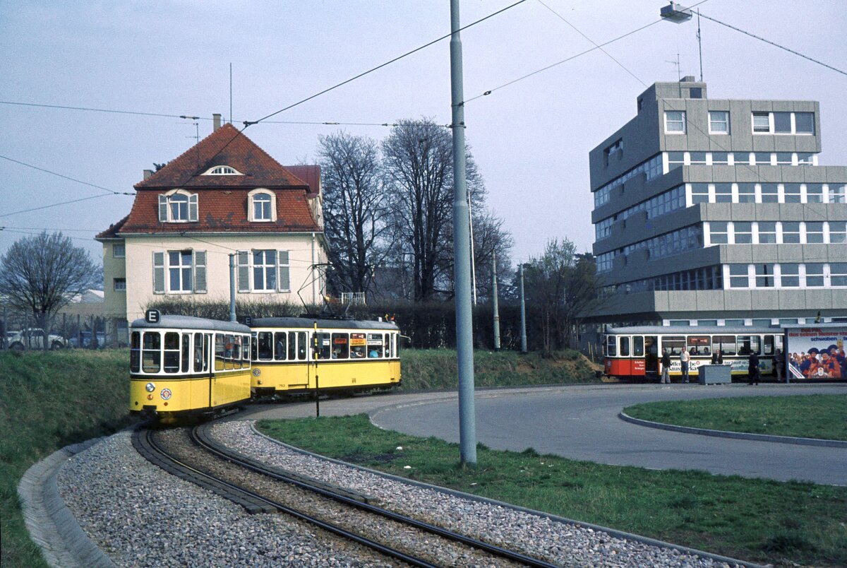 SSB Stuttgart__Rundfahrt der 'Verkehsfreunde Stuttgart e.V.' Degerloch-Möhringen-Plieningen-Ostheim-Killesberg-Westbhf. am 30-03-1974. Die beiden Züge mit DoT4 920 + Bw 1599 und T2 753 + B2 in der Endschleife S-Plieningen.__30-03-1974