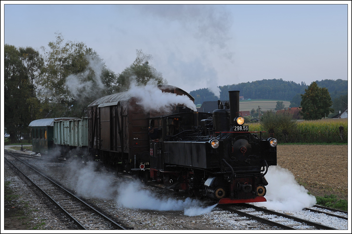 Stainzerbahn, wie sie frher einmal tagtglich gefahren ist, am 25.9.2013 bei der Einfahrt in Stainz.