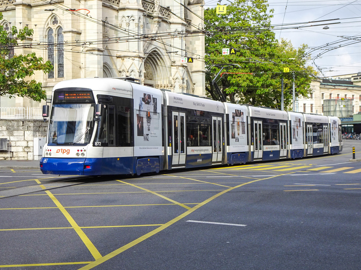 Straßenbahn Genf Linie 14 nach Meyrin-Gravière am Bahnhof Cornavin, 09.11.2019.