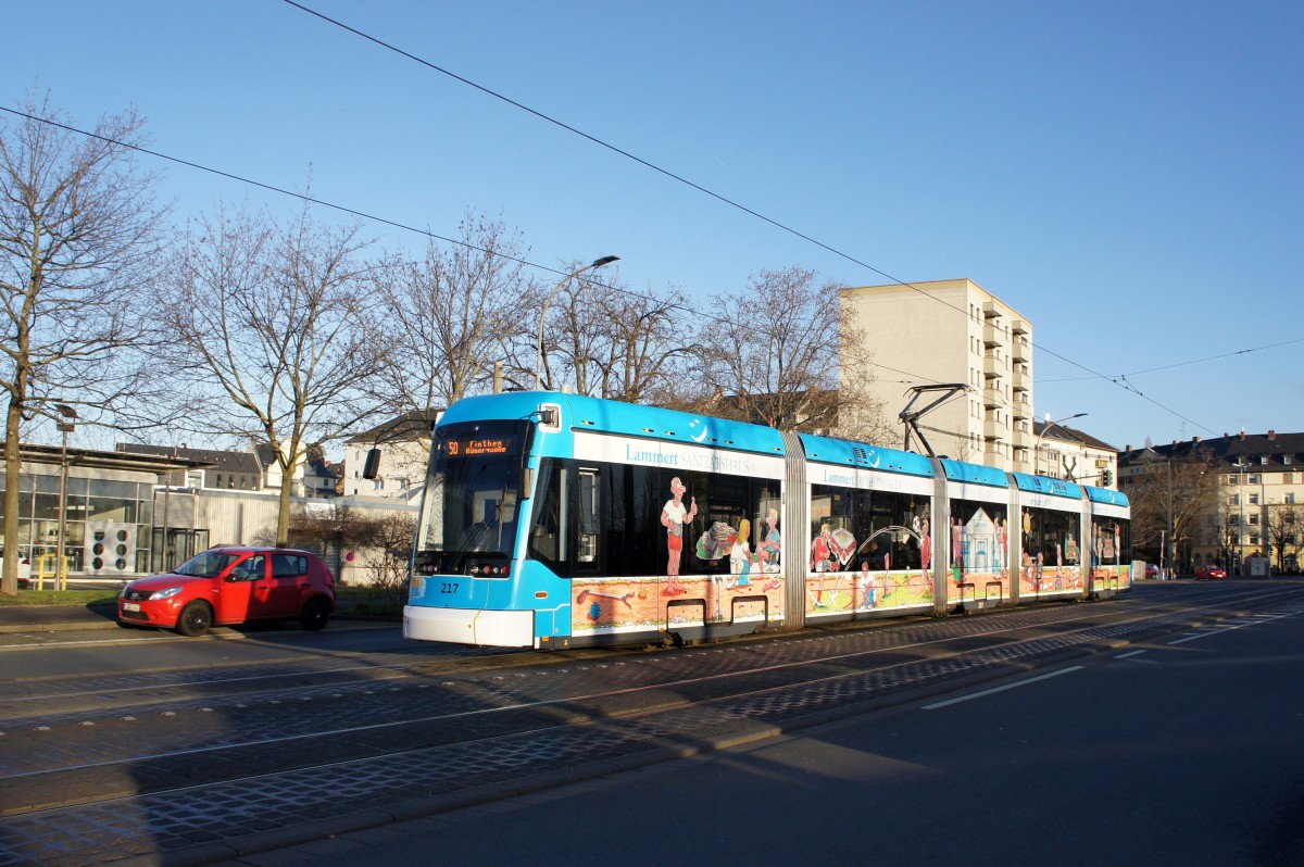 Straßenbahn Mainz: Stadler Rail Variobahn der MVG Mainz - Wagen 217, aufgenommen im Januar 2016 in der Nähe der Haltestelle  Bismarckplatz  in Mainz.