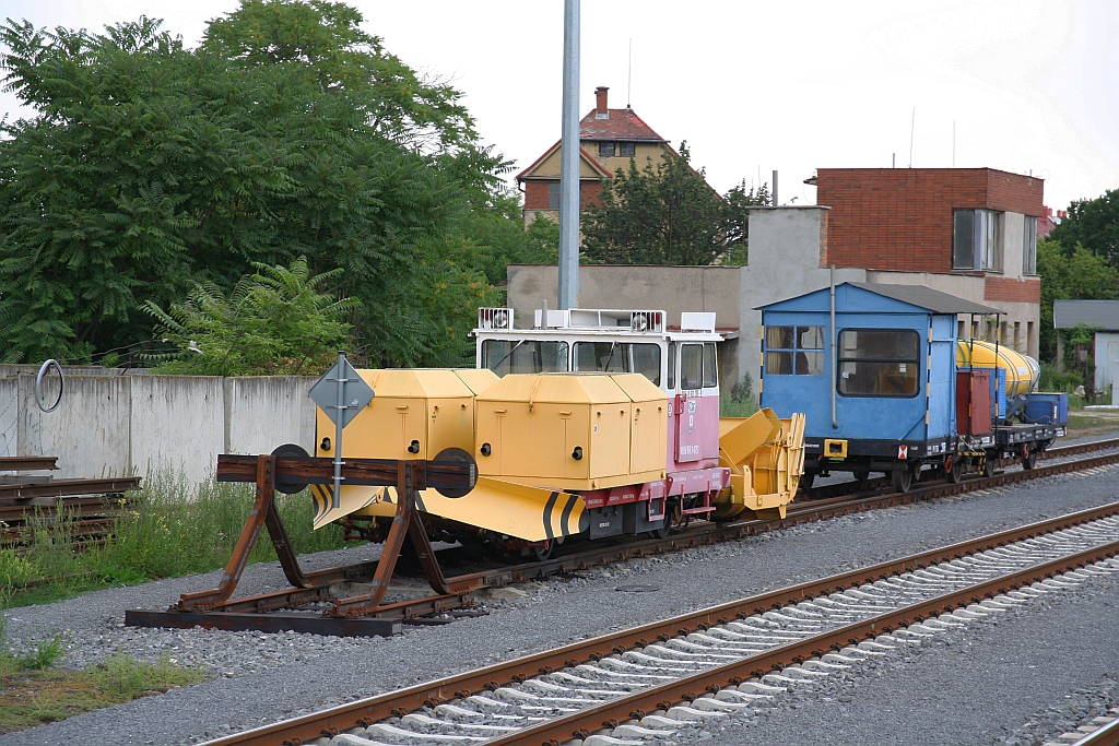 SZDC 99 54 9628 288-9 (MUV 69.1-027), 49 54 9400 177-1 (PV 750) und 196-1 (PV 848) am 03.August 2019 im Bahnhof Veseli nad Moravou.