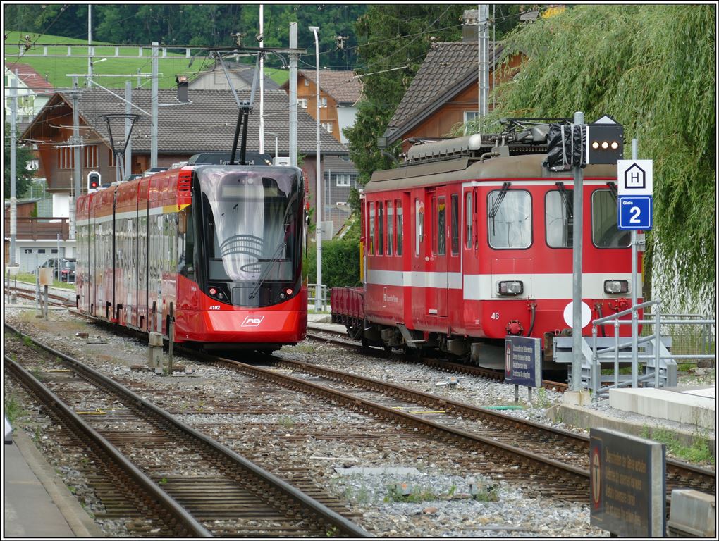 Tango 4102 und BDe 4/4 46 in Appenzell. (13.07.2019)