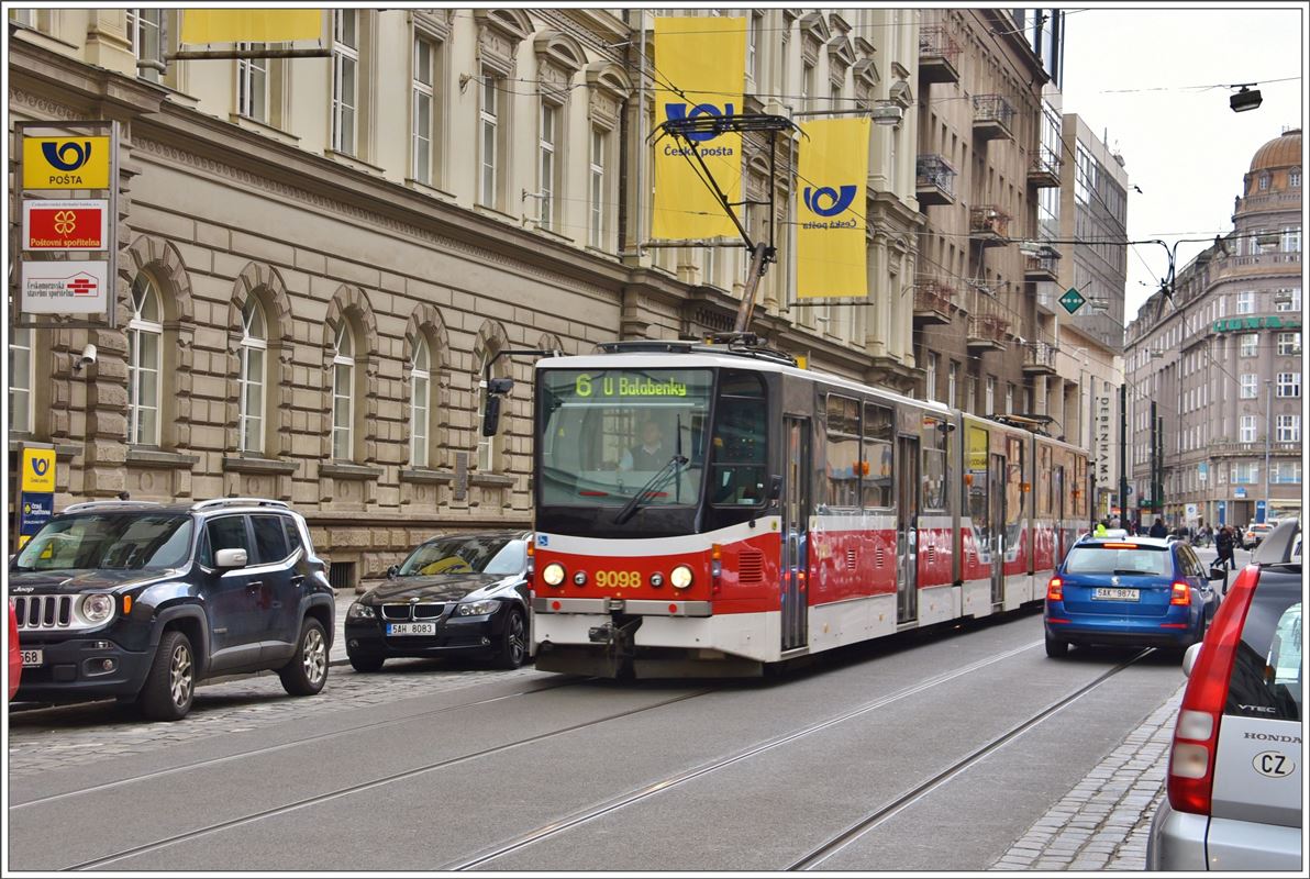 Tatra KT8D5R.N2P in der Jindrišskástrasse. (06.04.2017)