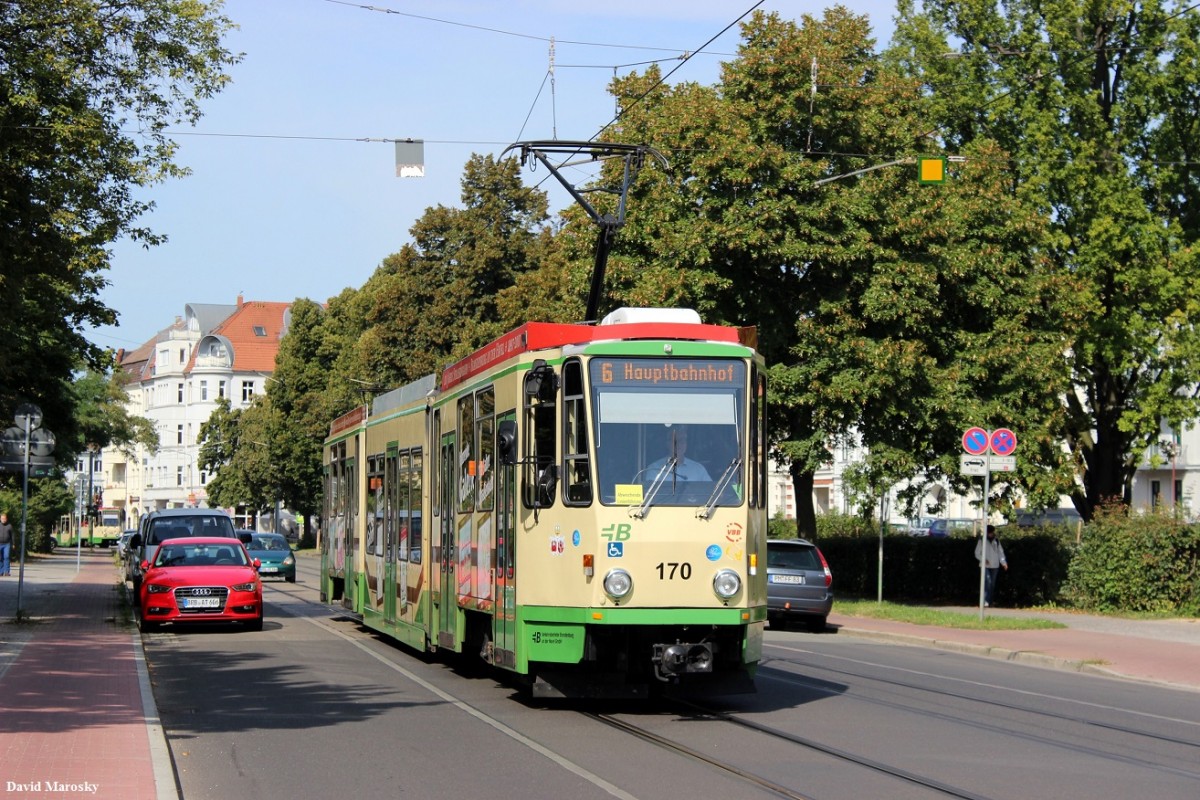 Tatra KTNF6 Nr. 170 der VBBr, am 20.08.2014 vor dem Nicolaiplatz in Brandenburg an der Havel.