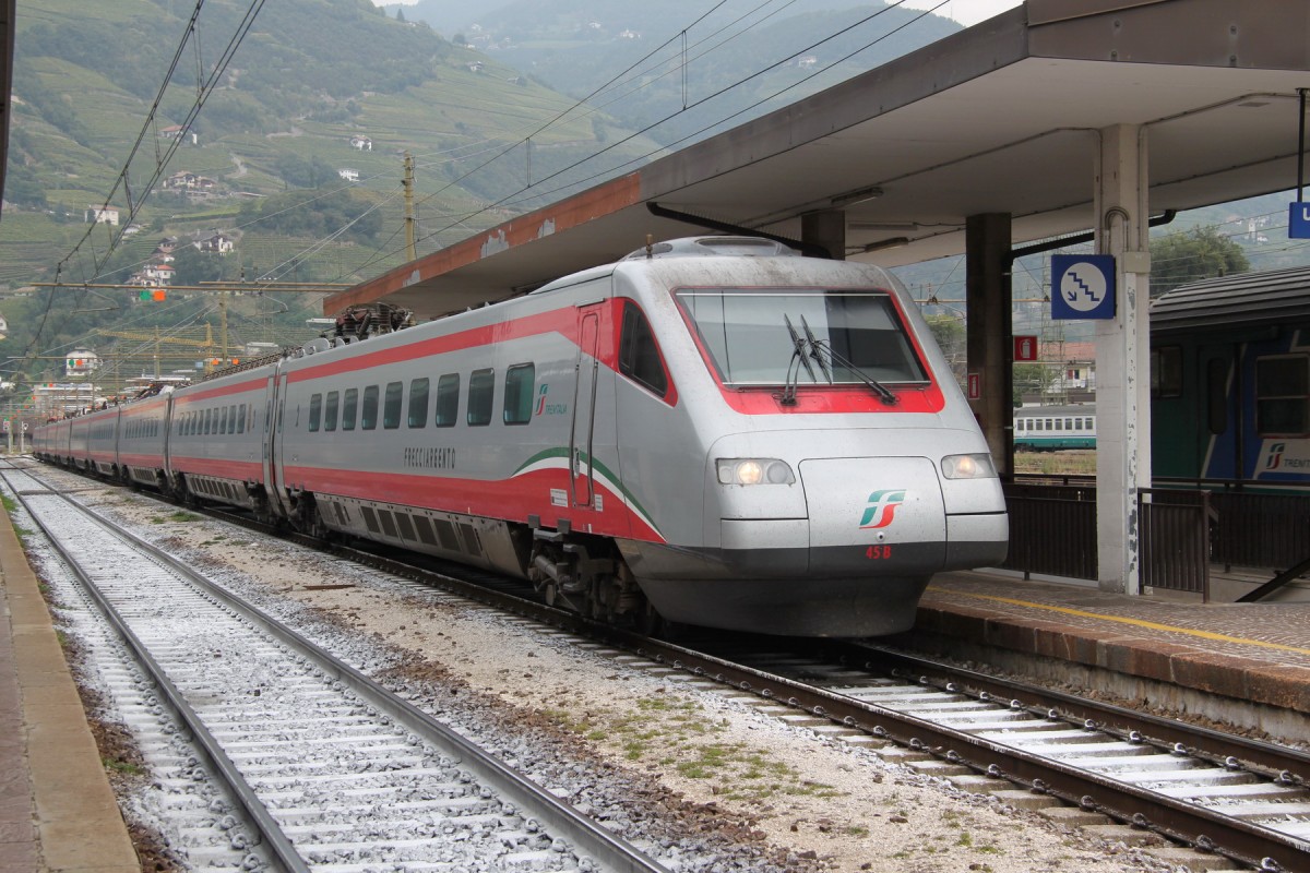 Triebzug Frecciargento (Silberner Pfeil)am 07.10.14 in Bozen/Bolzano