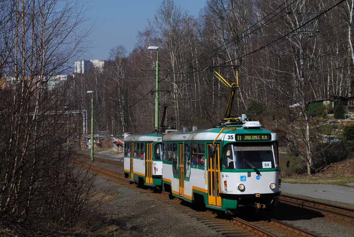 Tw. 35 + 27 zwischen den Haltestellen Broumovska und Nova Ruda. (22.03.2019)