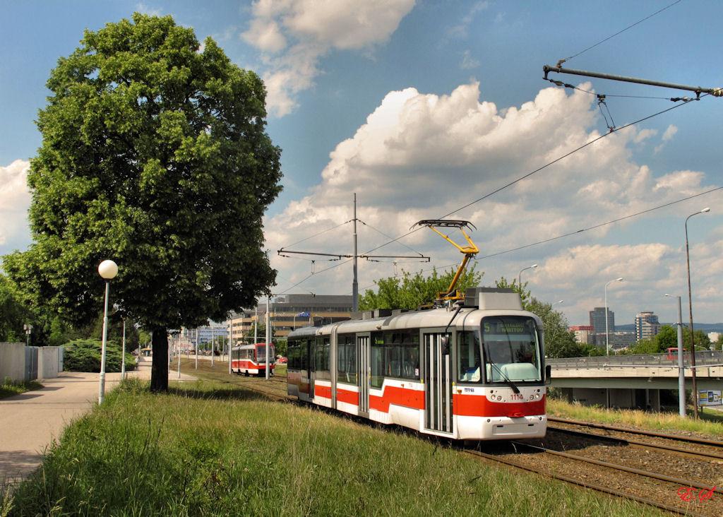 Tw.1114,Videnska ul./Ustredni hrbitov.(07.06.2012)