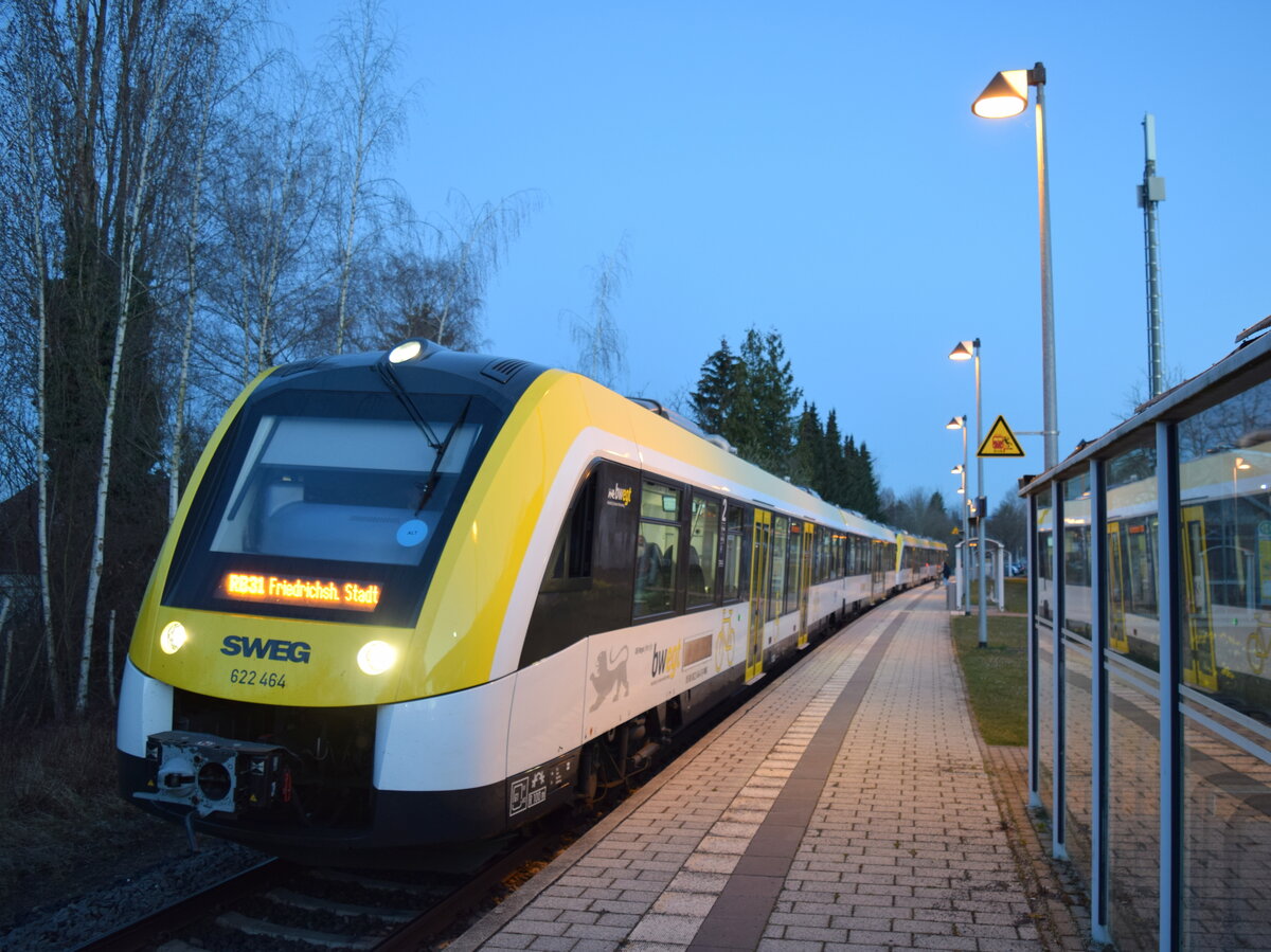 Überlingen-Nußdorf am 30.03.2021 mit 622 464 als RB in Richtung Friedrichshafen