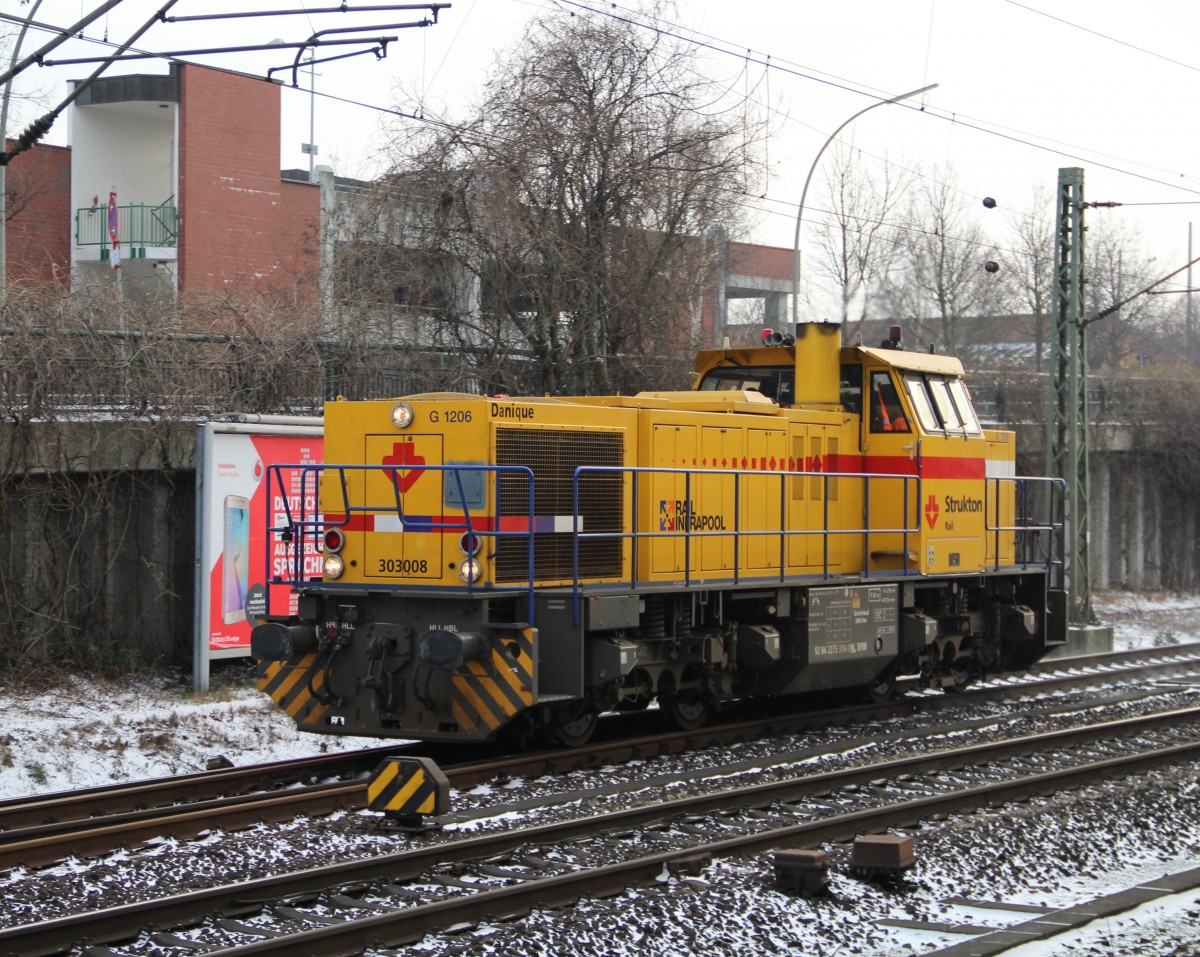 Überraschend kam  Danique  (275 308-9) der niederländischen Strukton am 04.01.2016 durch Hamburg-Harburg.