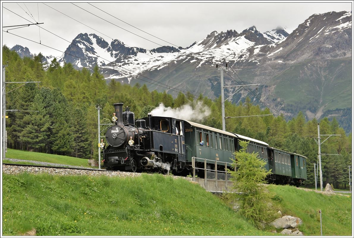 UNESCO Welterbetag bei der RhB. Dampfextrazug mit G 3/4 Heidi aus Samedan erreicht in Kürze Pontresina. (12.06.2016)