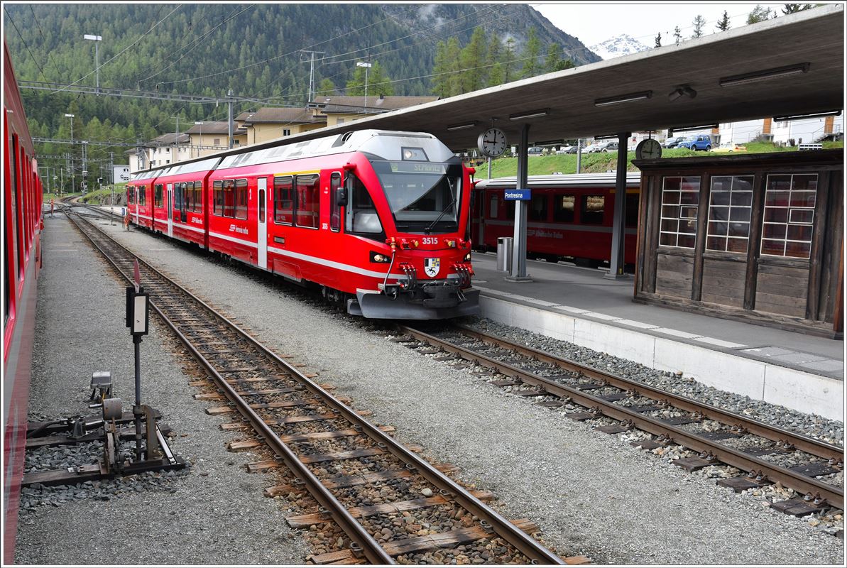 UNESCO Welterbetag bei der RhB. R1628 mit ABe 8/12 3515 in Pontresina. (12.06.2016)