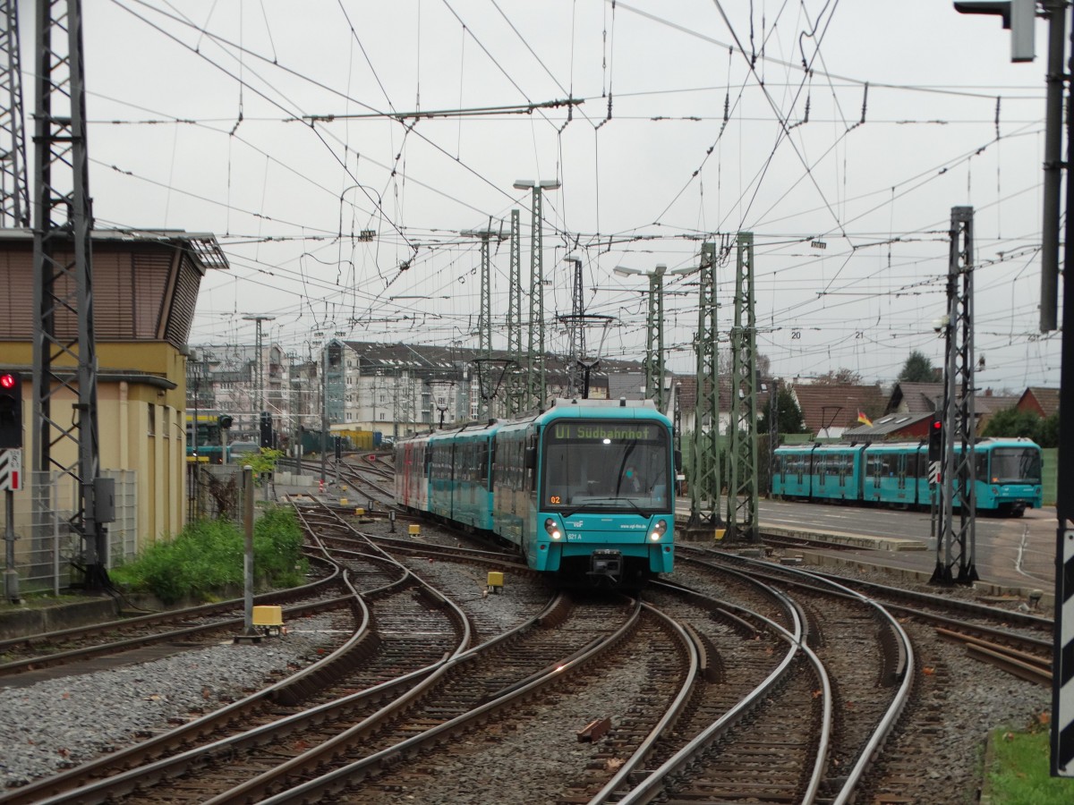 VGF Bombardier U5-25 Wagen 621 am 21.11.15 in Frankfurt am Main Heddernheim