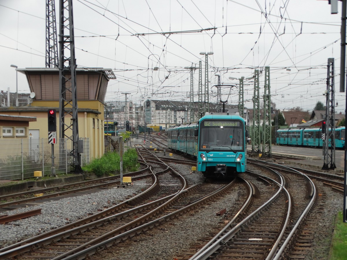 VGF Bombardier U5-25 Wagen 633 am 21.11.15 in Frankfurt am Main Heddernheim