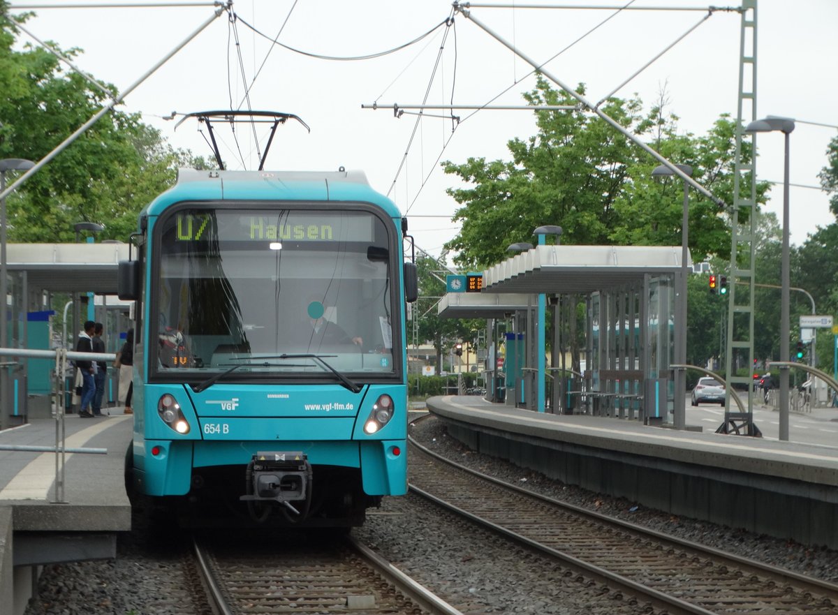 VGF Bombardier U5-25 Wagen 654 am 25.05.16 in Frankfurt Enkheim