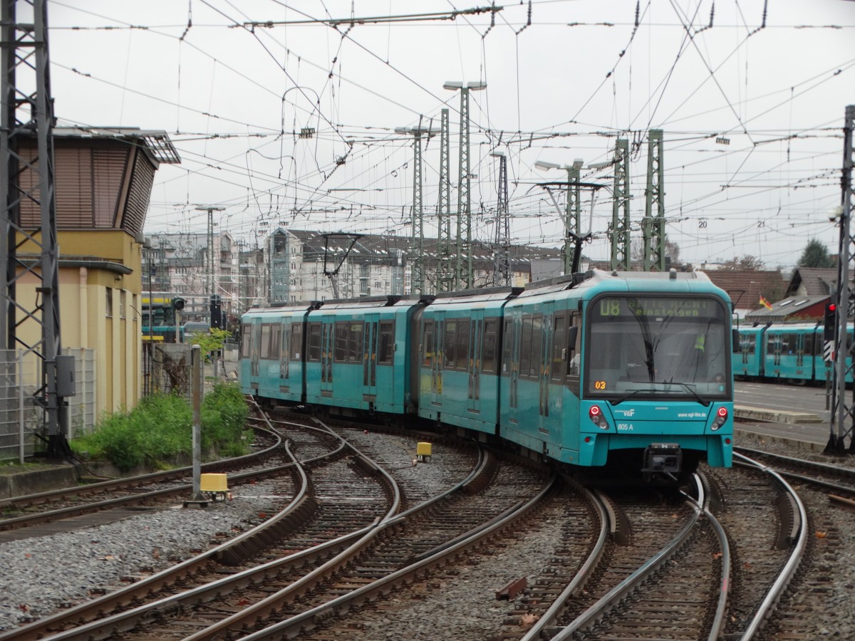 VGF Bombardier U5-50 Wagen 806+806 am 21.11.15 in Frankfurt am Main Heddernheim