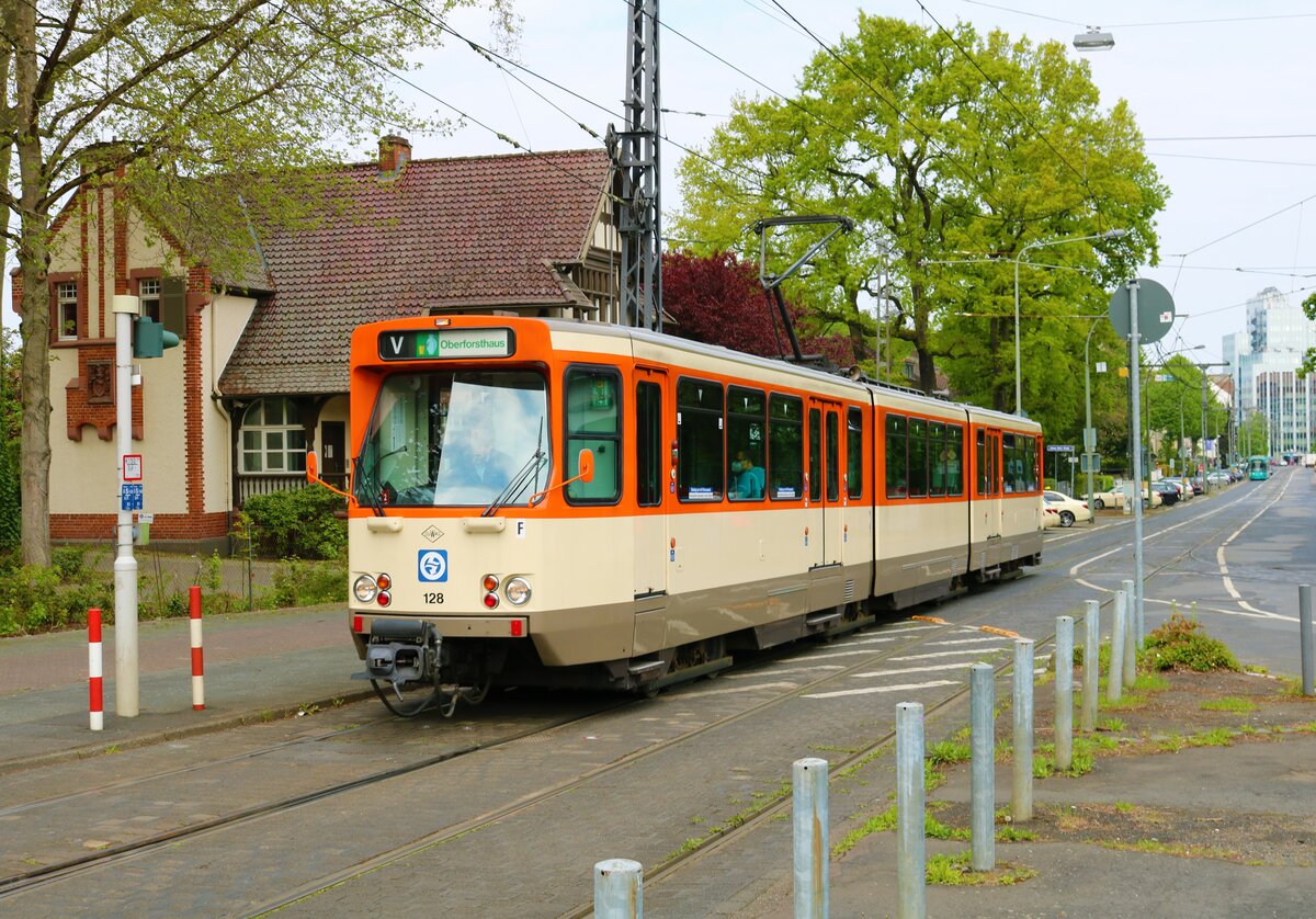 VGF Düwag Pt Wagen 128 am 01.05.22 bei einer Sonderfahrt in Frankfurt am Main 